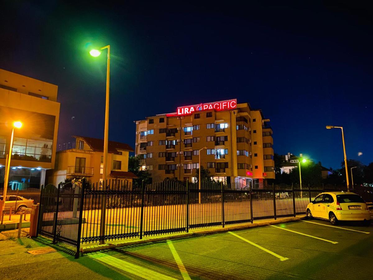 Lira Pacific Aparthotel Constanta Ngoại thất bức ảnh