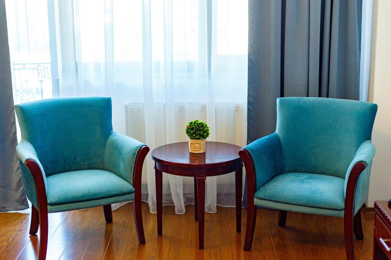 Lira Pacific Aparthotel Constanta Ngoại thất bức ảnh