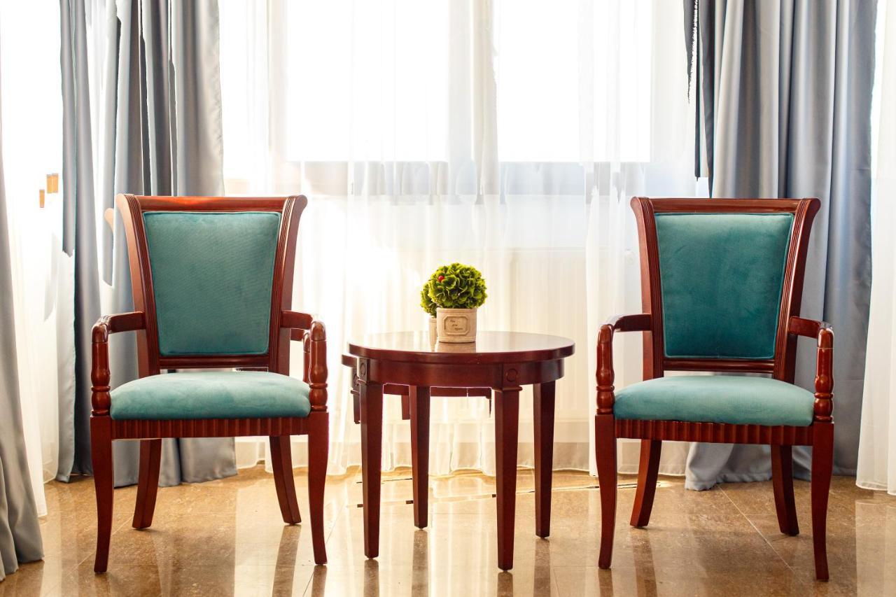 Lira Pacific Aparthotel Constanta Ngoại thất bức ảnh